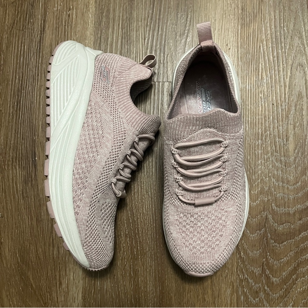 Mauve Skechers Casual Sneakers size 6